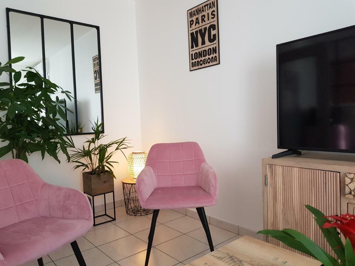 Le Pompidou T2 Pour 2 A 4 Pers Avec Parking Prive & Balcon Place Ney Angers Exterior photo